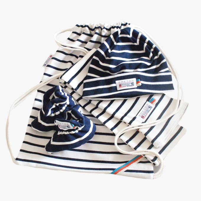 Bretonisches Geburtsgeschenk in den Farben Naturel und Marineblau