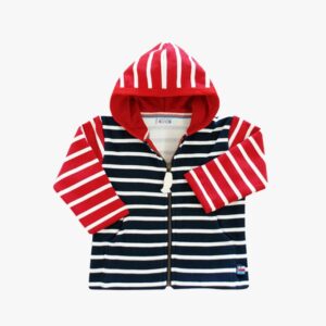 Gestreifte Kinderstrickjacke mit Kapuze in der Farbkombination Marineblau Natur Bordeauxrot
